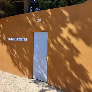 Lumineux, Entièrement Rénové Avec Jardin , Caumont-sur-Durance France
